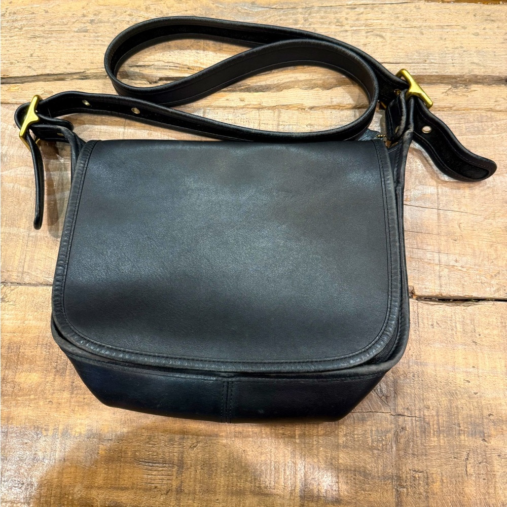 Vintage 90s Black Coach Patricia Legacy 9951  Saddle Flap Bag Crossbody Purse